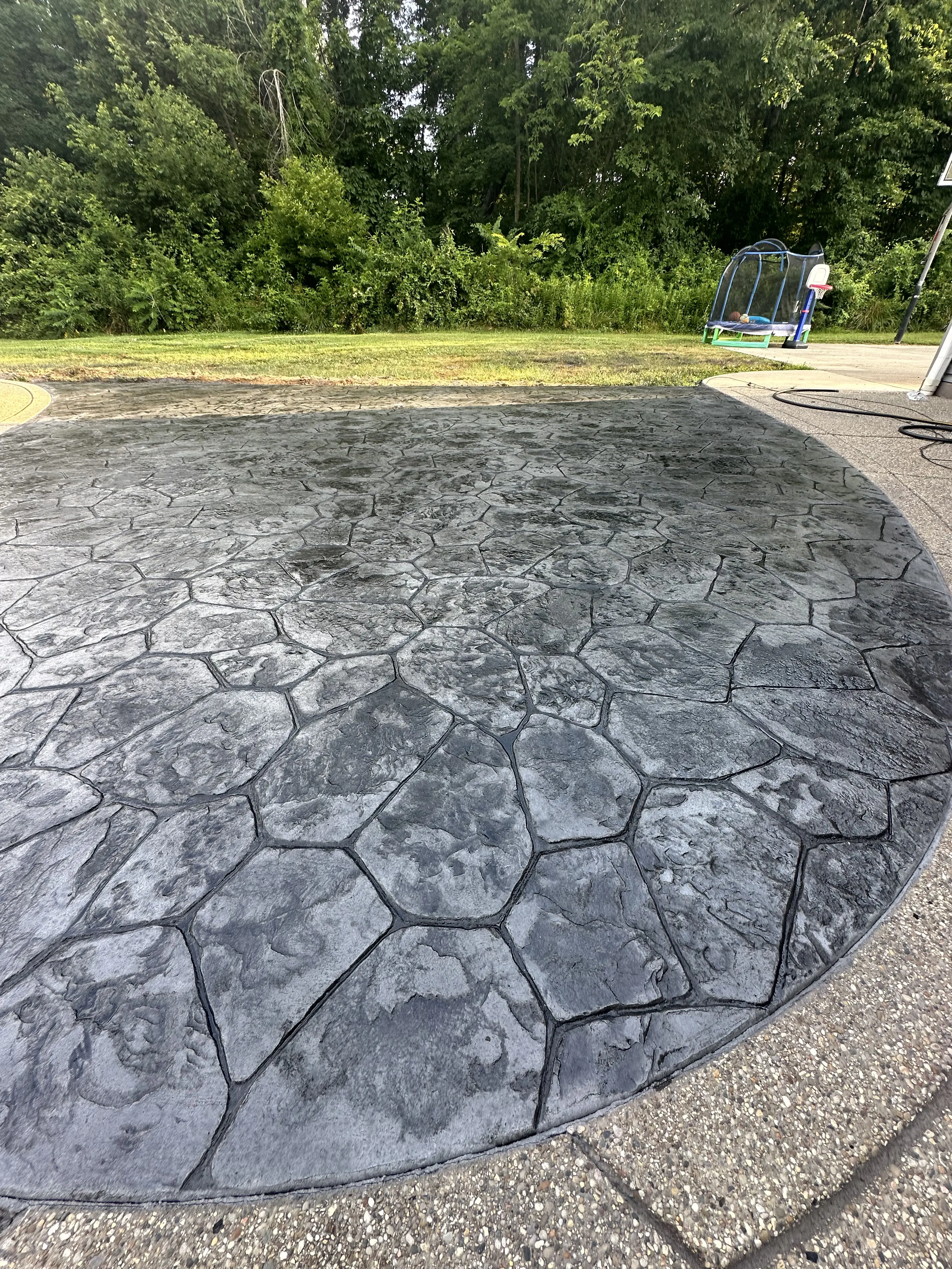 Stamped flagstone pattern patio
